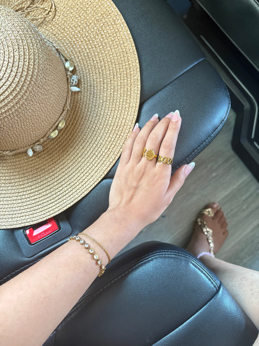 Minimalist Jewelry Styling Tips for Everyday Elegance