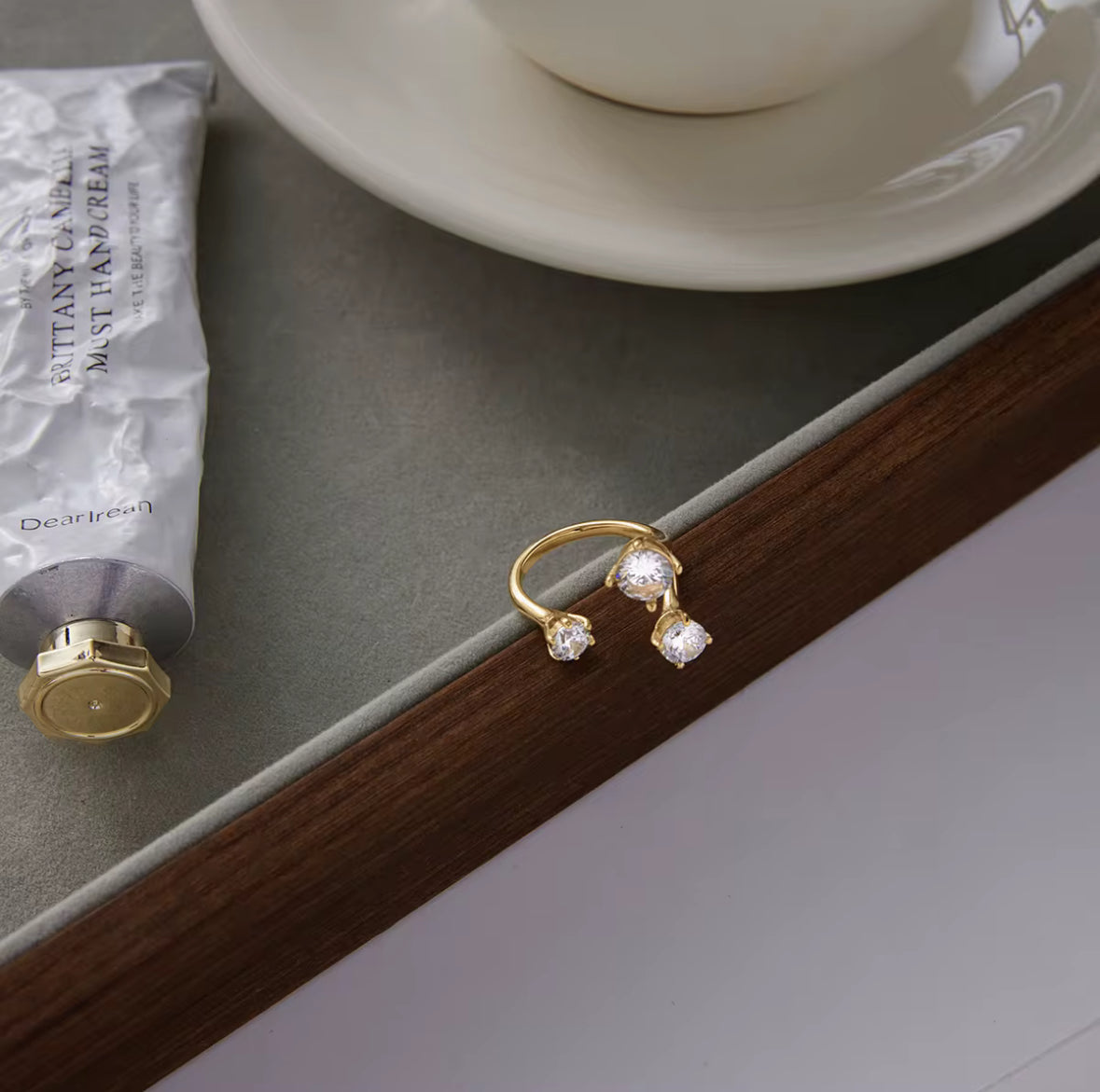 Asymmetrical Branch Opening Ring